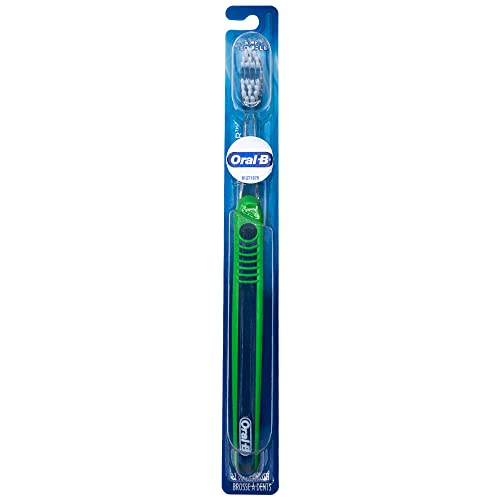 Oral-B Indicator Toothbrush Flat Trim, Compact Head 30, Soft - - Product Imagery