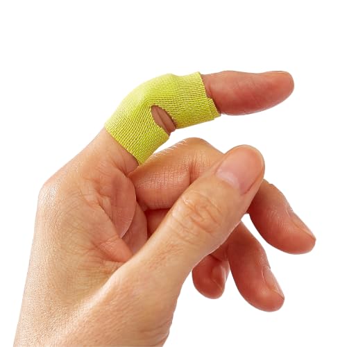 CURAD Performance Series Antibacterial Bandages, Extreme Hold - Product Imagery