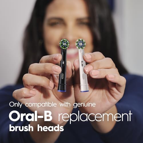 Oral-B Pro 100 CrossAction, Battery Powered Toothbrush, Black, 1 - Product Imagery