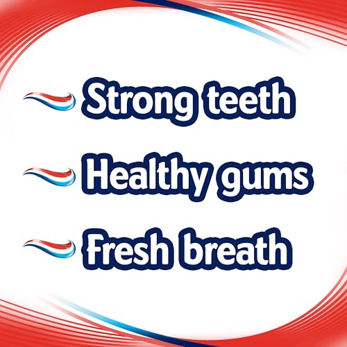 Aquafresh Cavity Protection Fluoride Toothpaste, 5.6 oz - Product Imagery