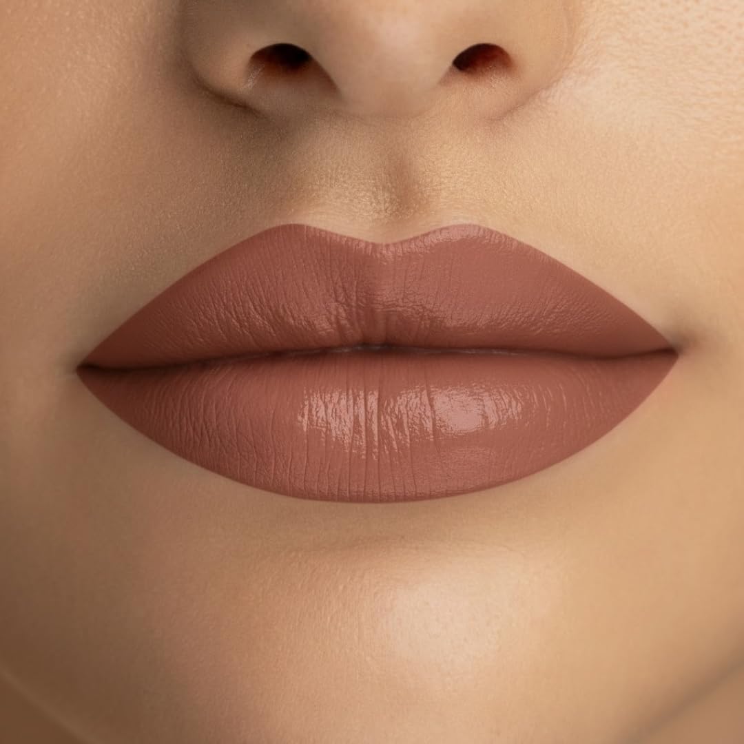 RADIANT PROFESSIONAL MAKE UP / HELLENICA Radiant Professional Glossy Lipstick, Hyaluronic Acid, 102 COCOA – close-up det