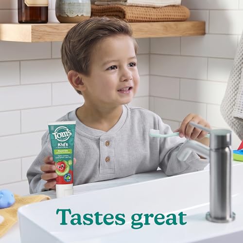 Tom's of Maine Natural Kids Fluoride Toothpaste, Strawberry, 3 - Product Imagery