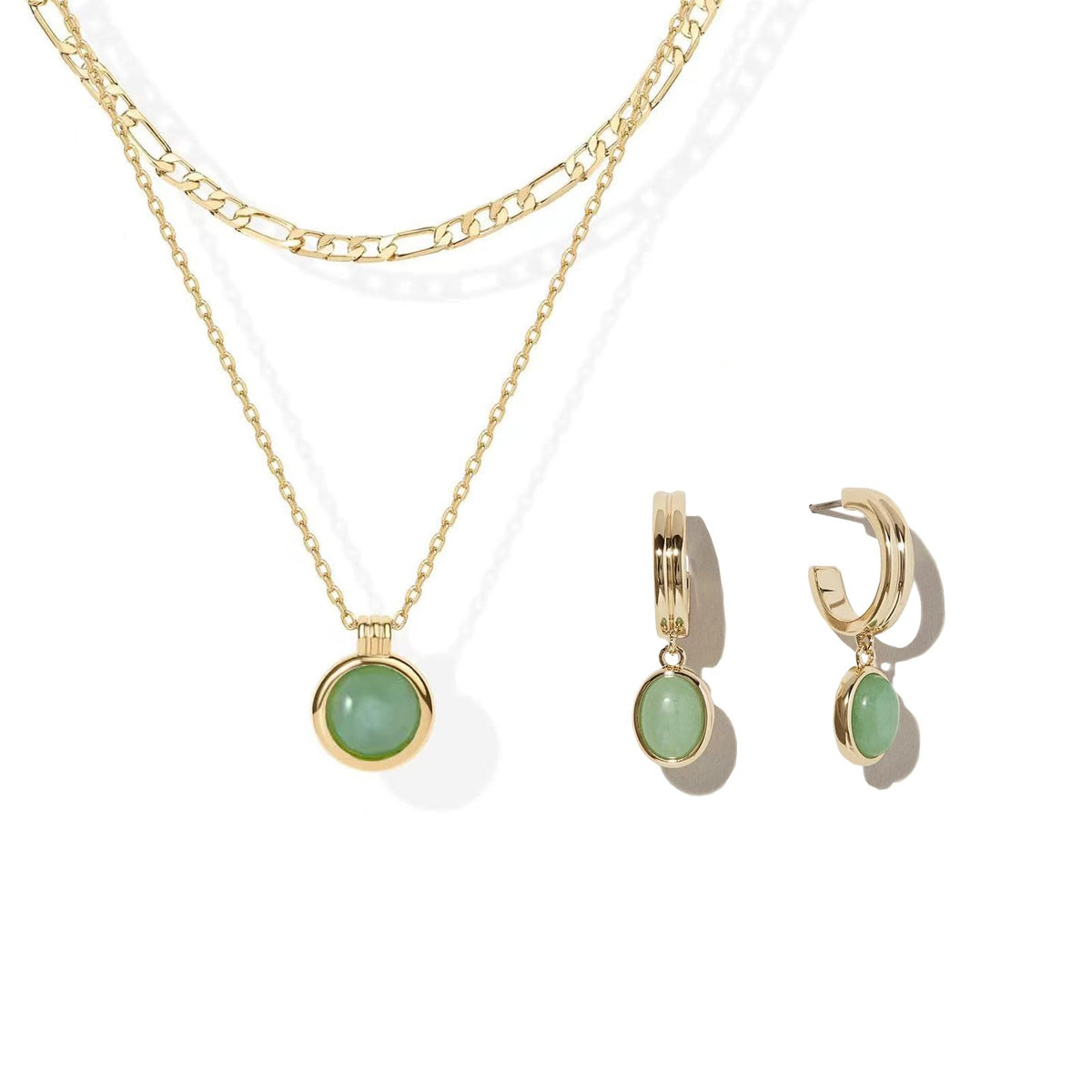 DISTANT DRUMS – Jewelry Sets on display