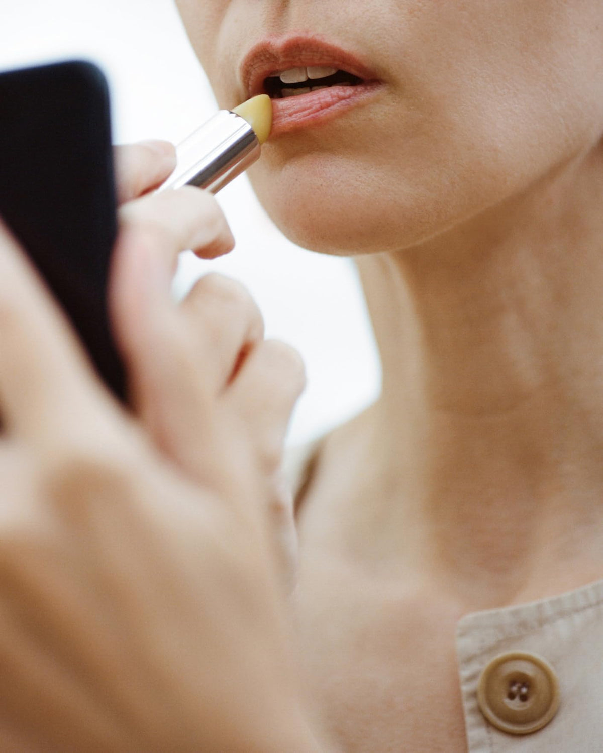 ACTIVIST - A.M.S Manuka Honey Lip Balm (3.7 g | 0.13 oz) – product photo (Balms &amp; Moisturizers)