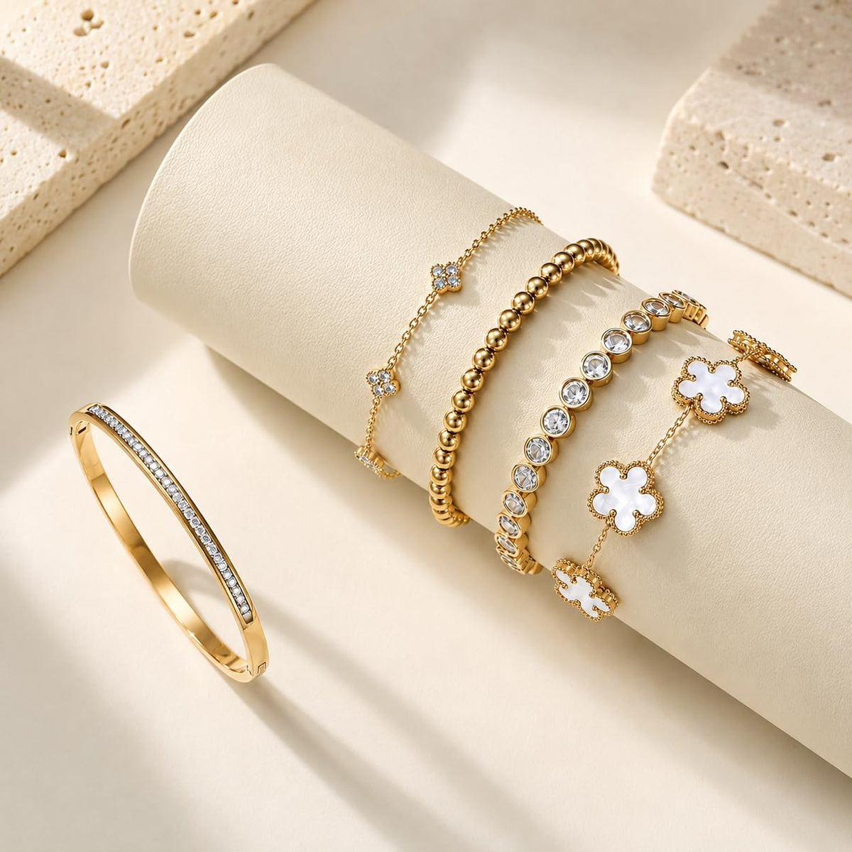 SLYSZMC 18K Gold Plated Clover Bracelet Set for Women - Four Leaf Lucky Clover Stackable Bracelets, Adjustable Beaded Ch