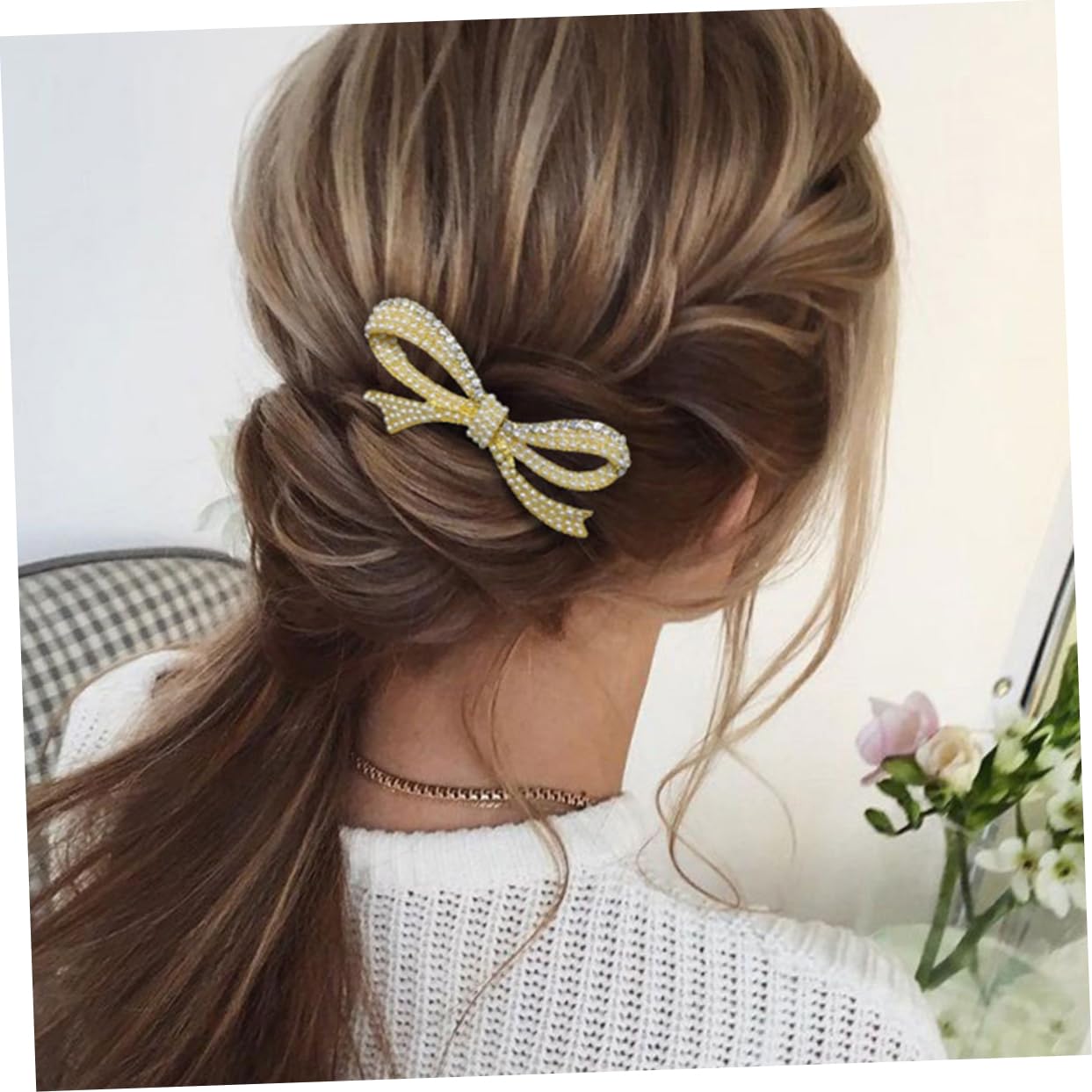 Happyyami Delicate Pearl Bridal Hairpin with Bow Design Elegant Wedding Hair Accessory for Women Construction for Special Occasions and Cultural Celebrations