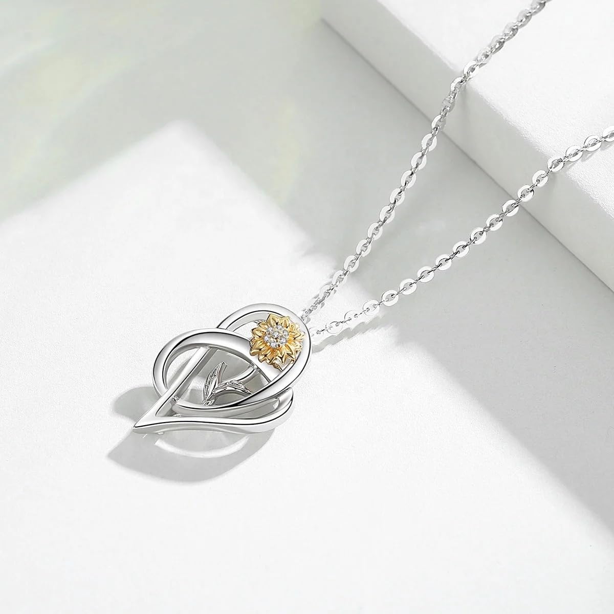 CCJM Sunflower Necklace, S925 Sterling Silver 18K Gold Plated Pendant – close-up detail in Gold