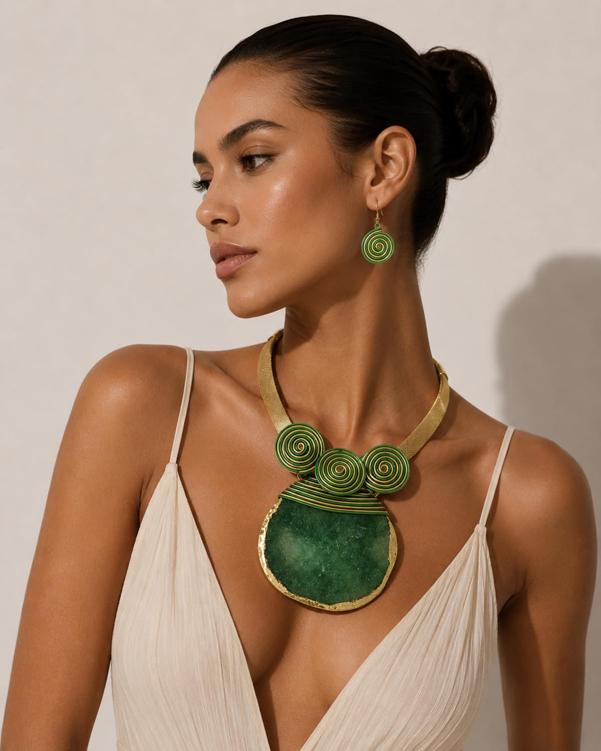 CETVLY Statement Necklace Set for Women, Wire Wrapped Stone Necklace with Crystal-Inspired Pendant, Chunky Boho Mesh Col