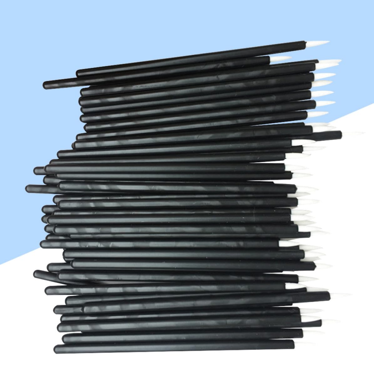 Set of 100 disposable WOFASHPURET eyeliner brushes with thin nylon tips for precise makeup application.
