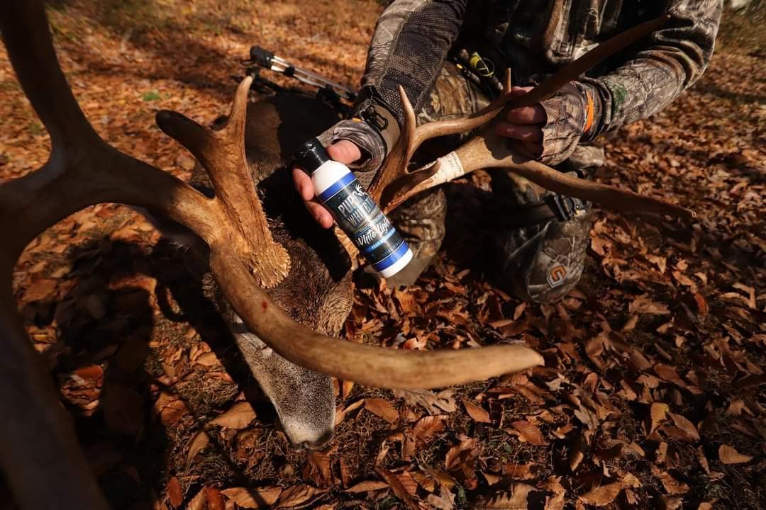 Pure Whitetail White Lightning Peak Estrous Urine, Doe in Rut Scent – product photo (Scents)