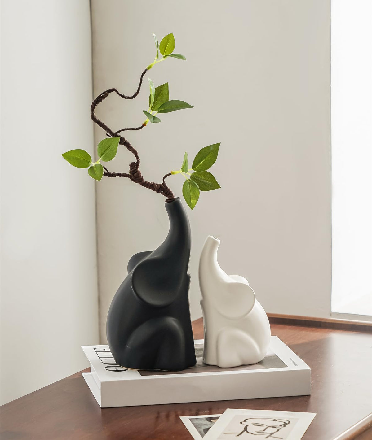 GZDDYUMYJX Loving Pair of Elephants,with Flower,Modern Ceramic Decor Statue,Good Luck Elephant,for Bookshelf Living Room