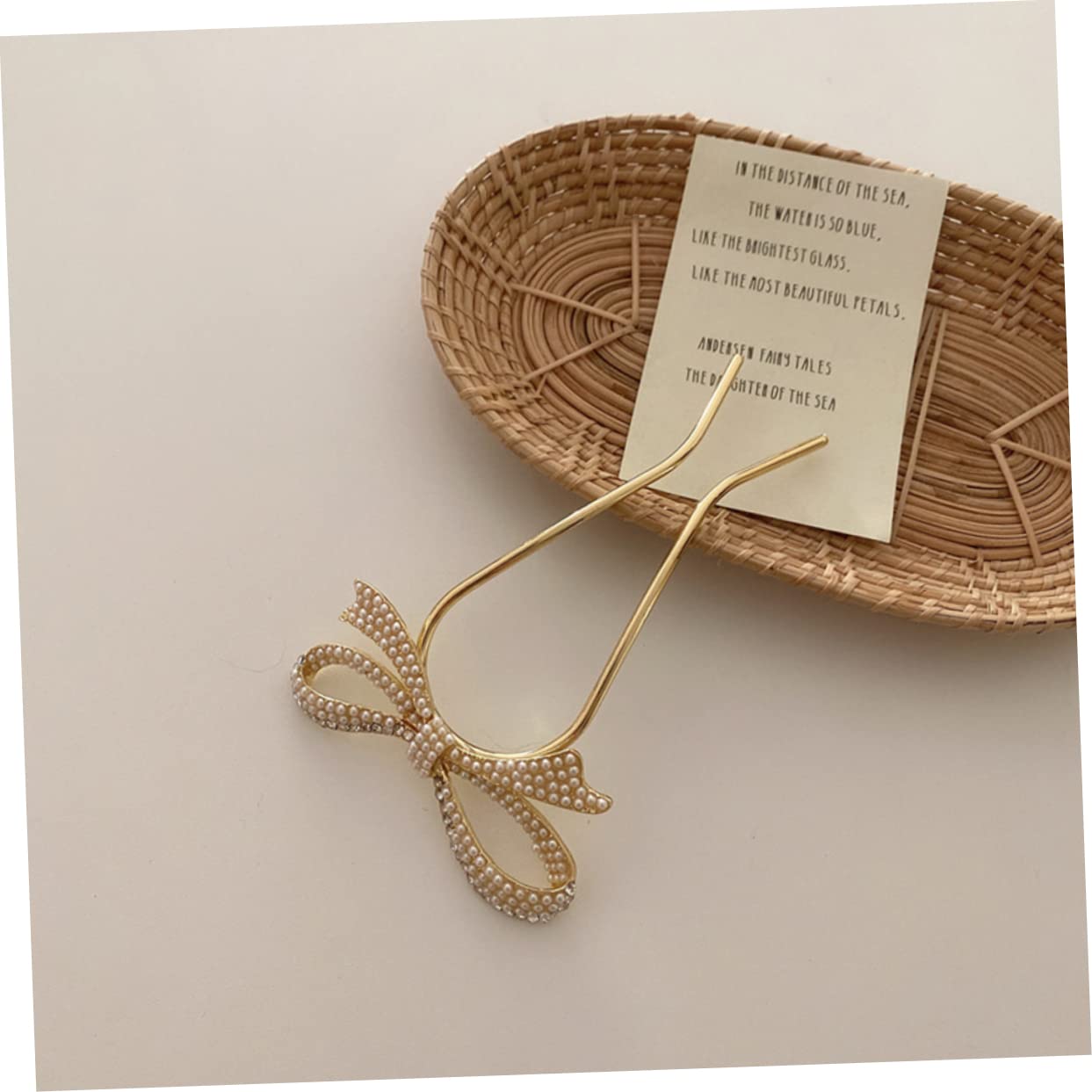 Happyyami Delicate Pearl Bridal Hairpin with Bow Design Elegant Wedding Hair Accessory for Women Construction for Special Occasions and Cultural Celebrations