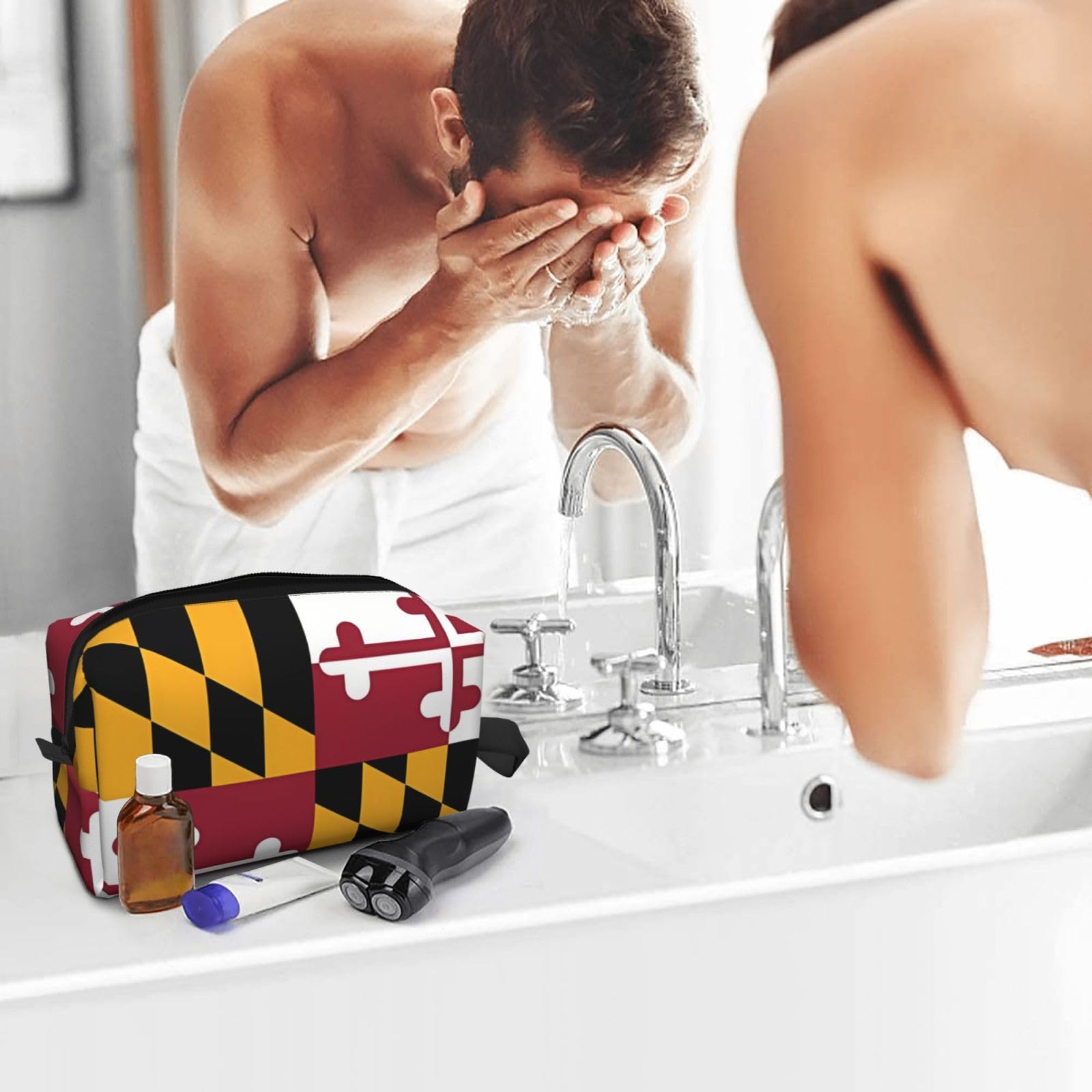SXZVVBN Maryland flag travel toiletry bag with large capacity, durable Oxford cloth, makeup organizer, and cosmetic pouch.