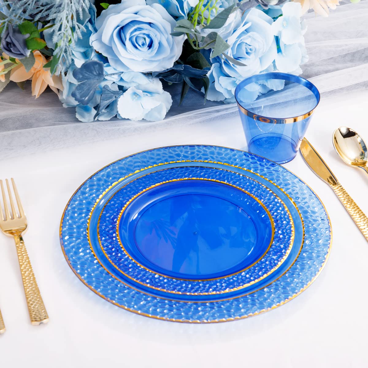 Nervure 150PCS Clear Blue Plastic Plates with Gold Hammered Silverware Set – full view