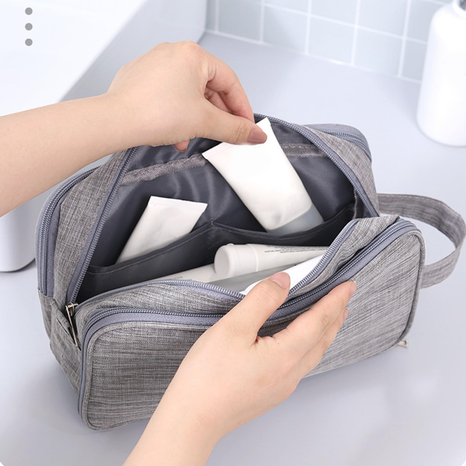 Gucagle cosmetic case toiletry bag with dry and wet compartments, lightweight polyester travel organizer, 25x10x14cm.