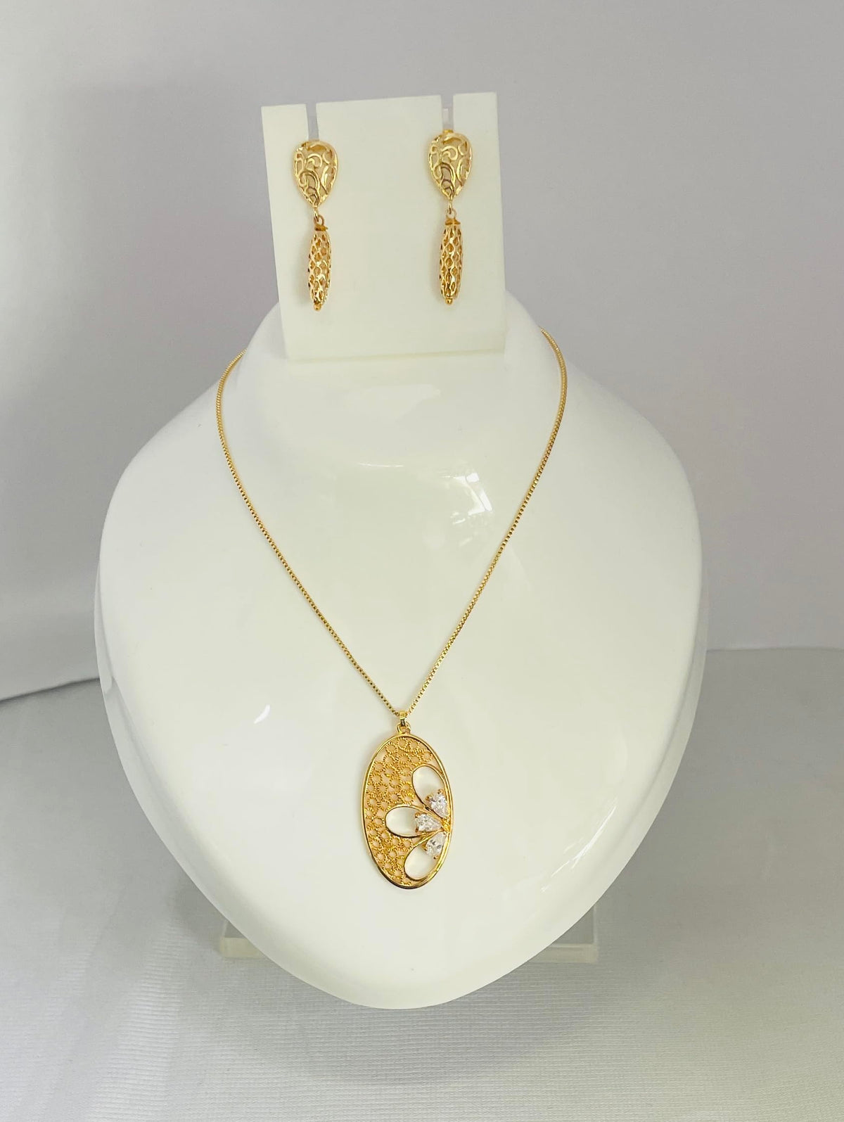 MIRACLE JEWELS by MJ Handmade Elegant Gold-Tone Jewelry Set, Filigree Floral Oval Pendant Necklace with Cubic Zirconia A