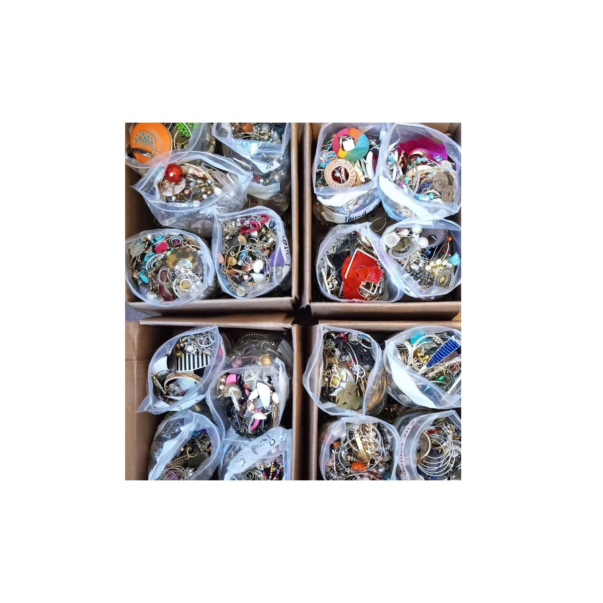 CcacHe 30 Pieces of Random Picked Jewelry, Wholesale Lot Collection for Women, Multi Style of Earrings Rings Bracelets o