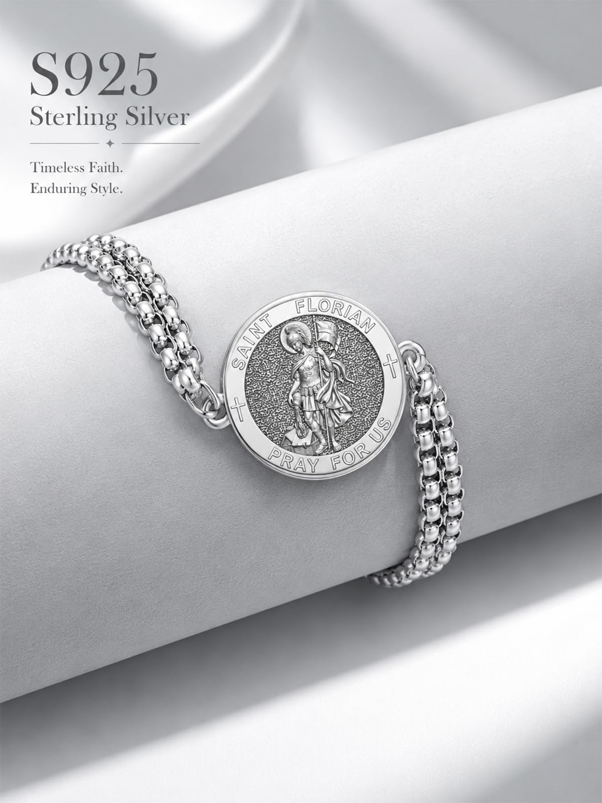 KINGWHYTE – Bracelets on display