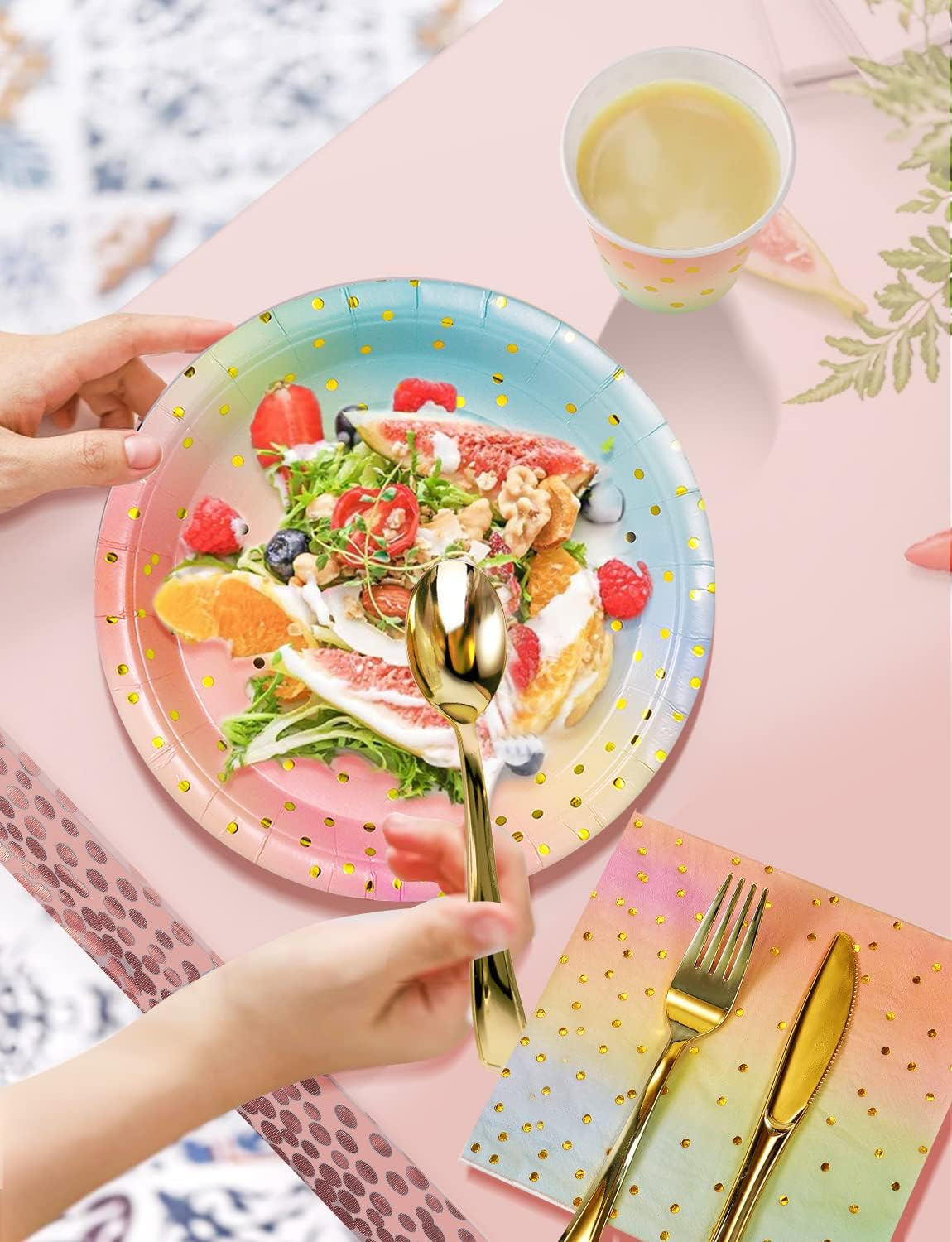 Nkaiso 141Pcs Rainbow Paper Plates and Napkins Party Supplies for20 – close-up detail