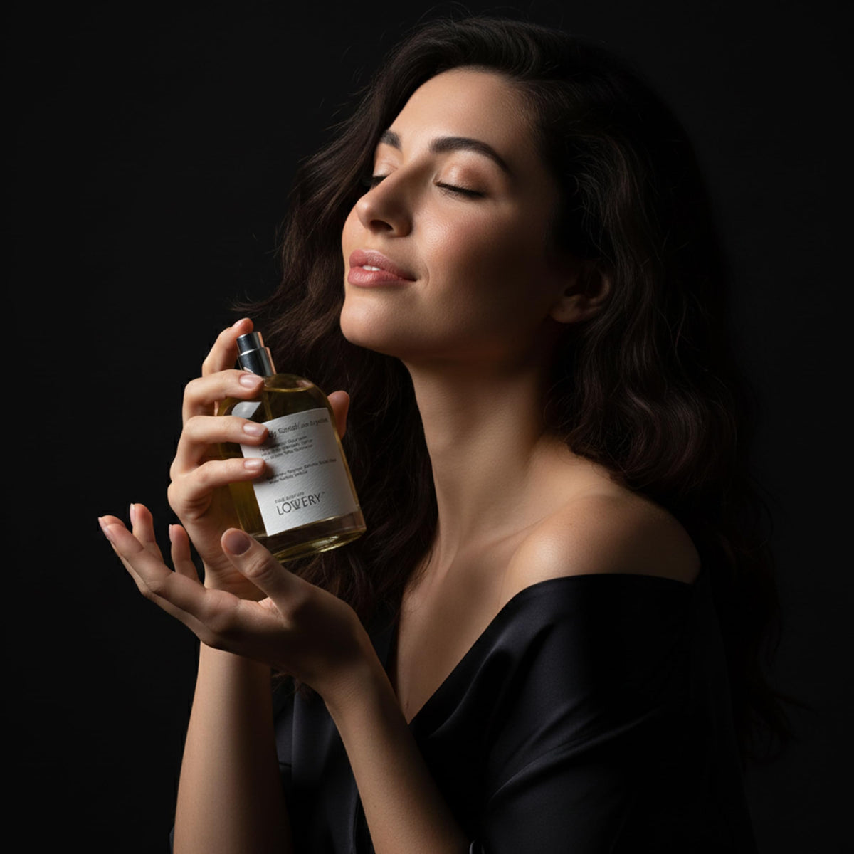 LOVERY Woody Santal Sandalwood - LOVERY Official Imagery - 6