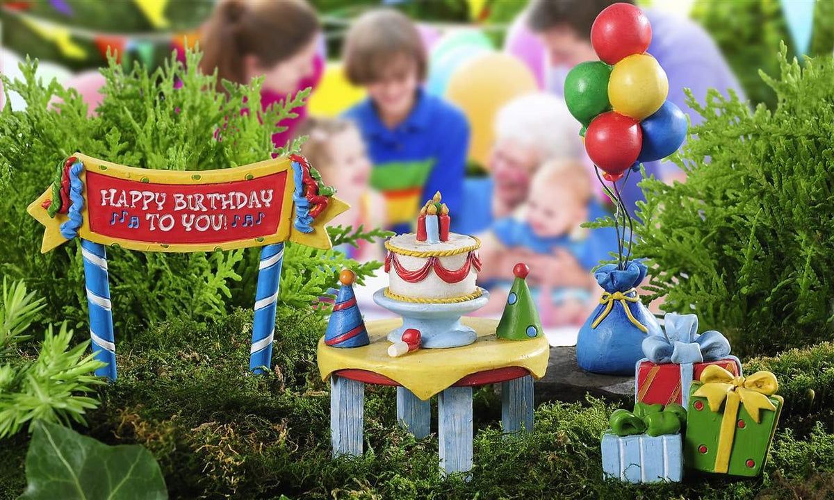 Giftcraft Gift Craft Mini Birthday Kit – product photo (Outdoor Statues)