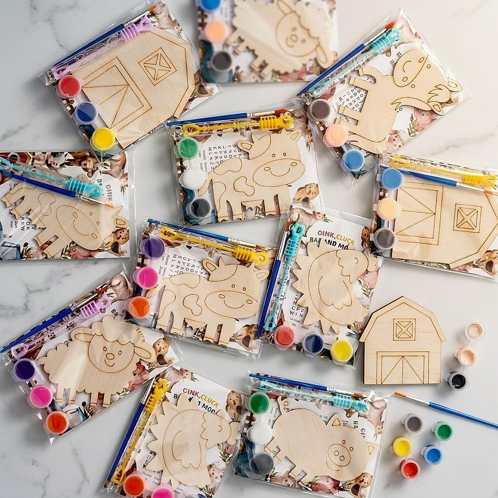 GEECOZYLIFE 24PCS Farm Animals Party Favors - Farm Barnyard Wooden Painting Craft Kit