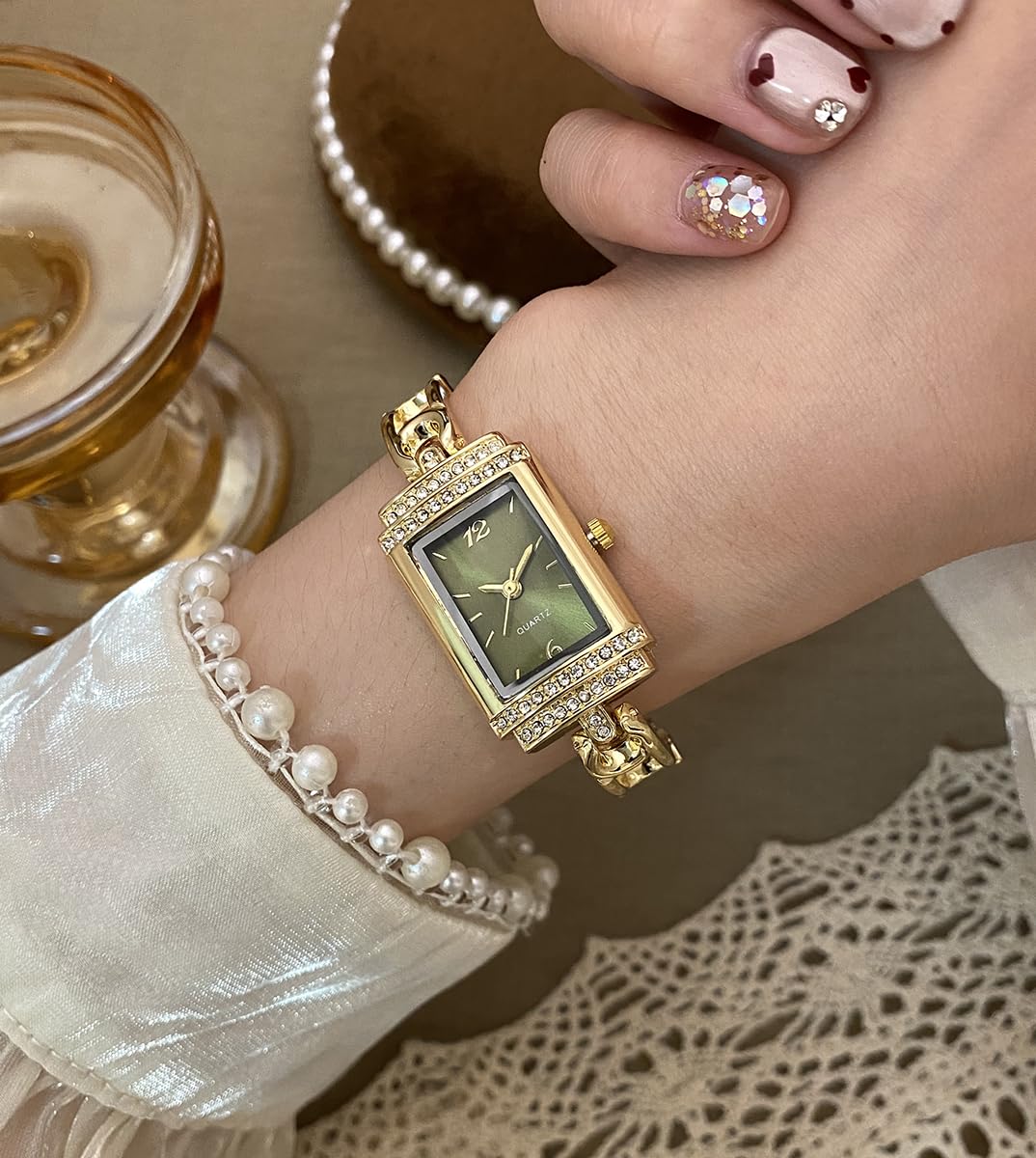 GOODLIYA Womens Watch Vintage Rectangular Bracelet Watch – close-up detail