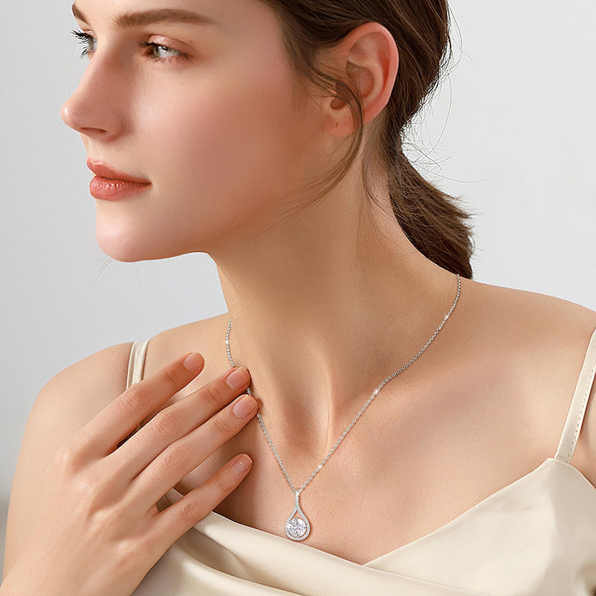E-EMERMAKING Moissanite Necklace Gift for Women, 925 Sterling Silver 18K White/Yellow Gold Vermeil 0.5-6.0CT Moissanite 