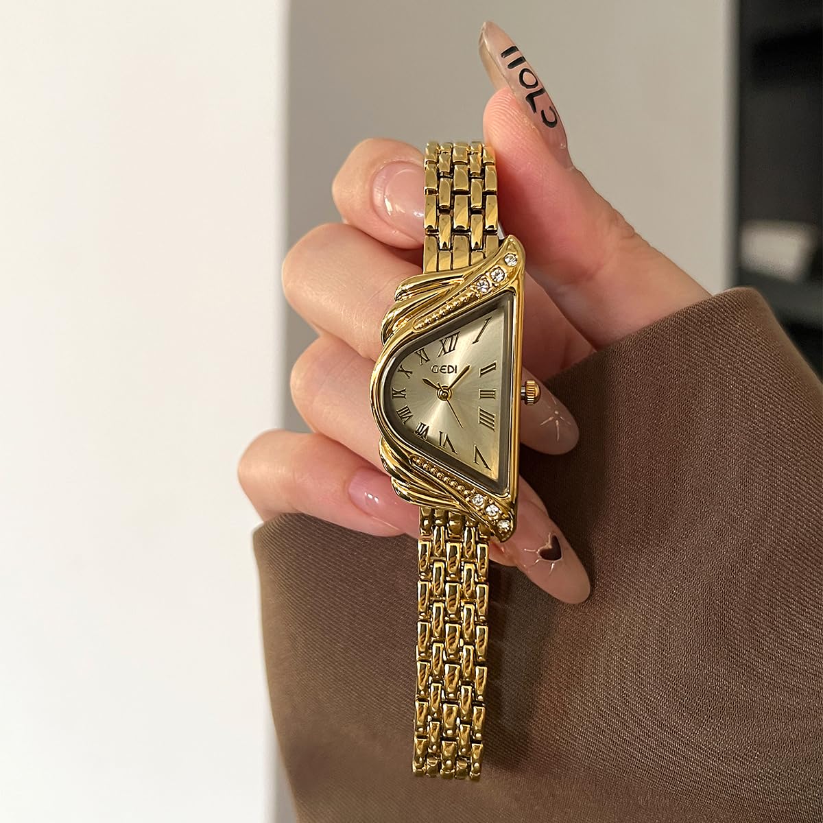 Gosasa – Wrist Watches on display