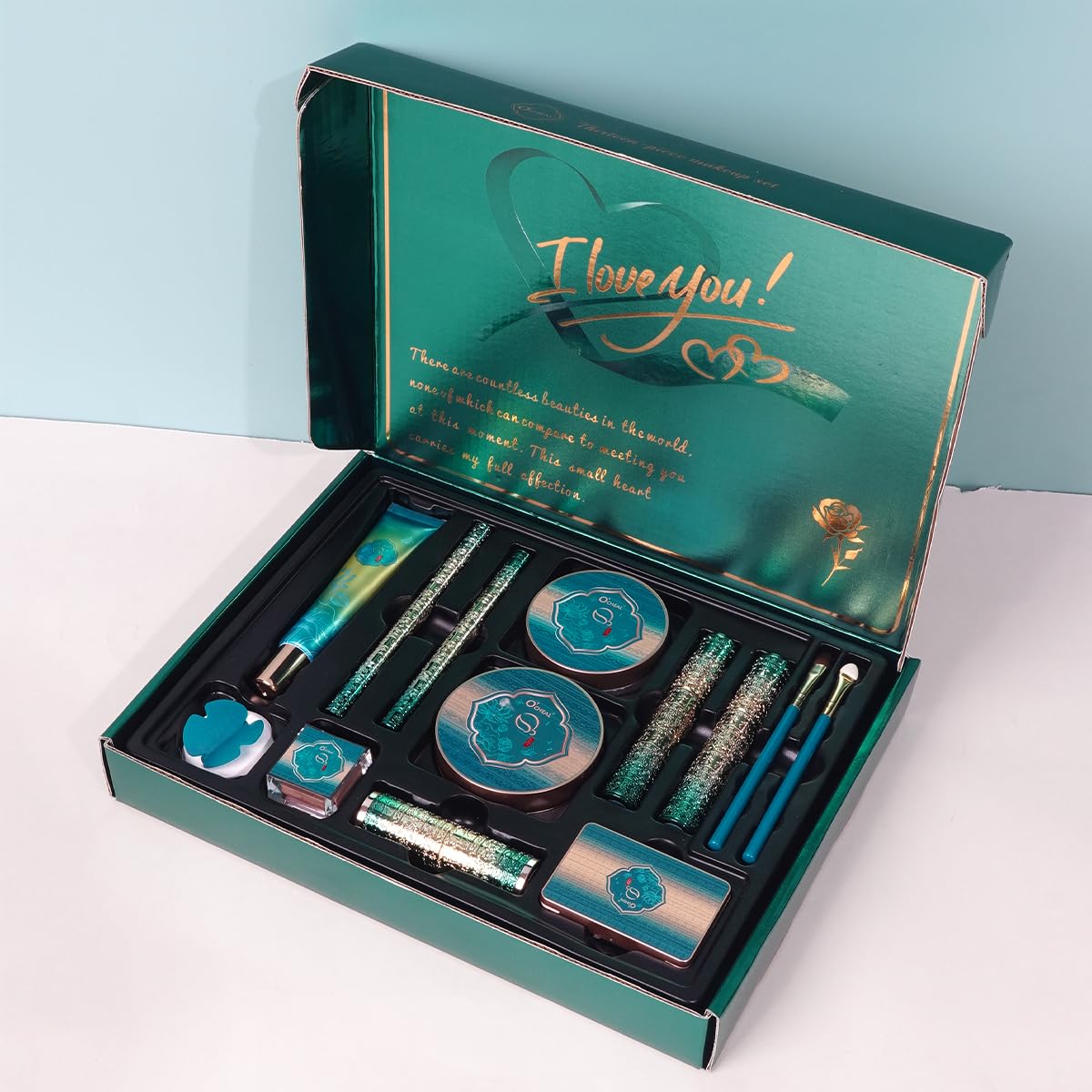 O'CHEAL O’CHEAL 13 Piece Makeup Gift Set, Beauty Kit – close-up detail in green