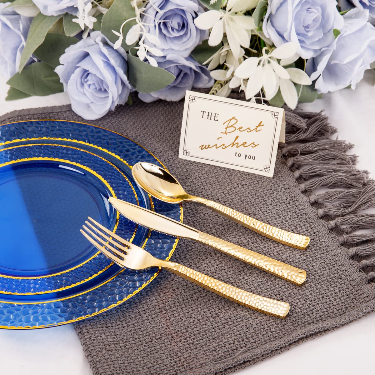 Nervure 150PCS Clear Blue Plastic Plates with Gold Hammered Silverware Set – close-up detail
