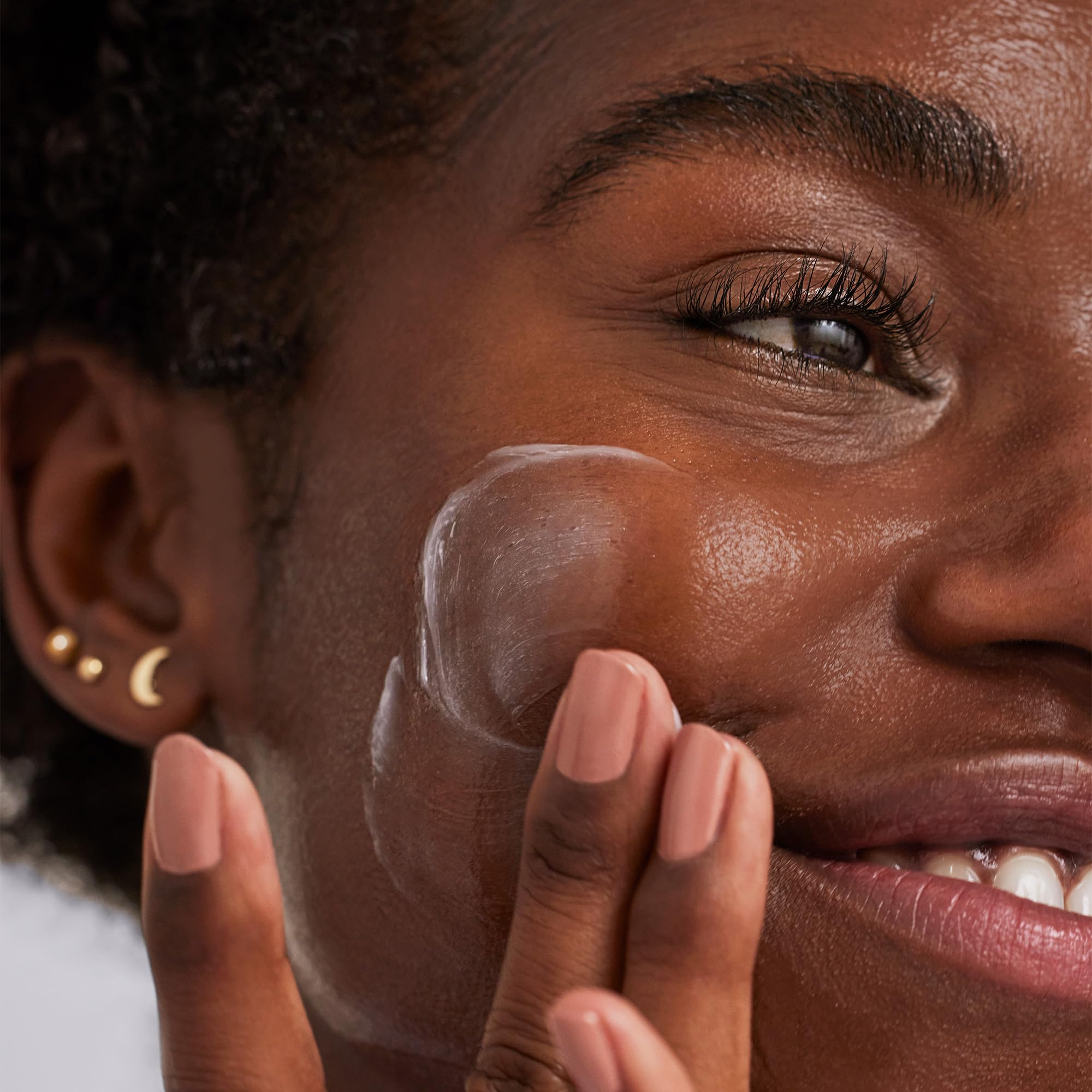 Farmacy Niacinamide Overnight Face Mask, pore refining skin treatment with blueberry seed oil, 50ml jar showing the mask's texture.
