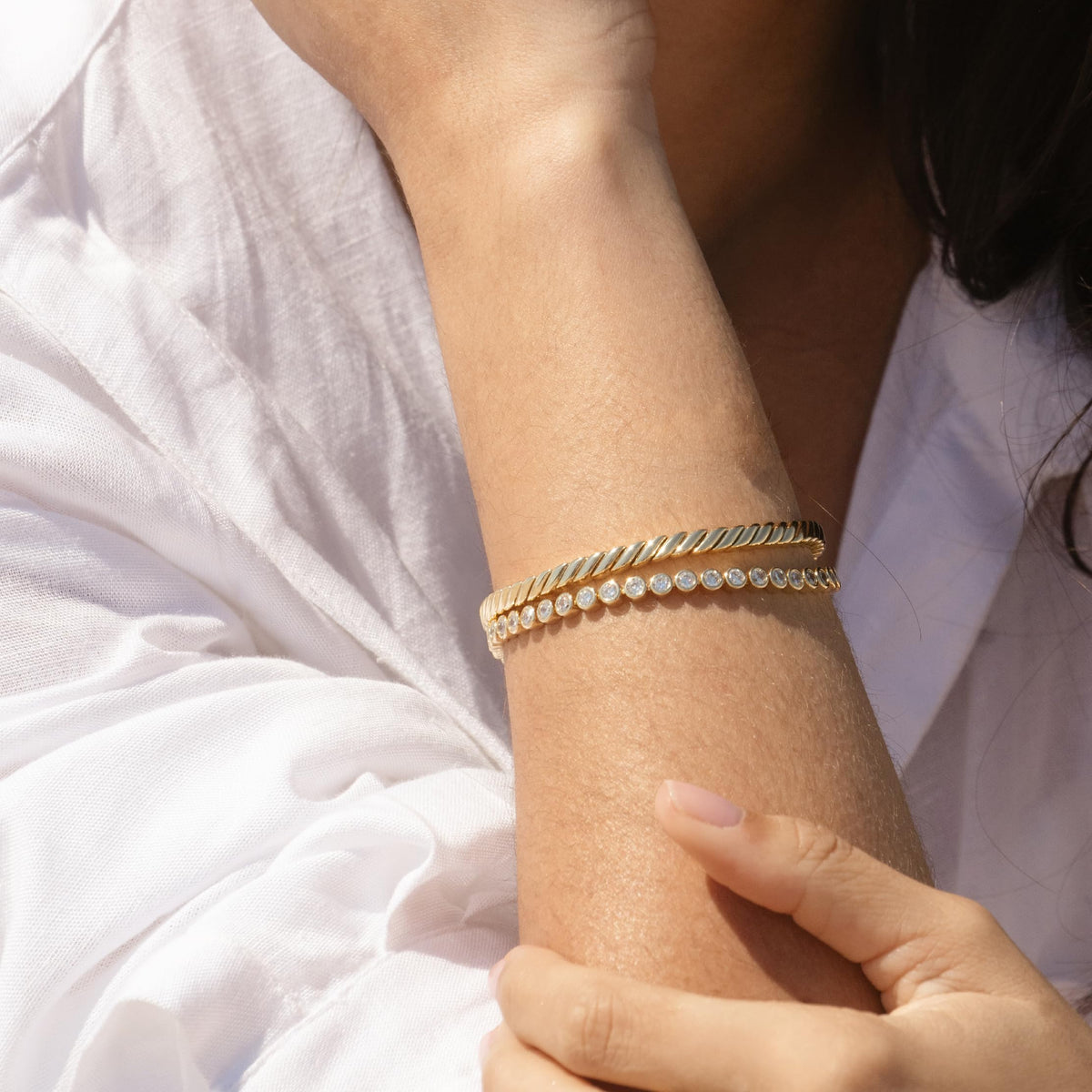 Electric Picks Madden Bracelet, Gold Plated Cable Chain Bracelet for Women – full view, size One Size