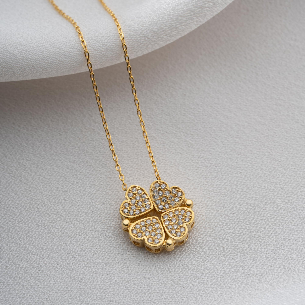 two arts jewelry Two Arts 925 Sterling Silver Necklace Four-Heart Clover Cluster Zircon – close-up detail in Gold