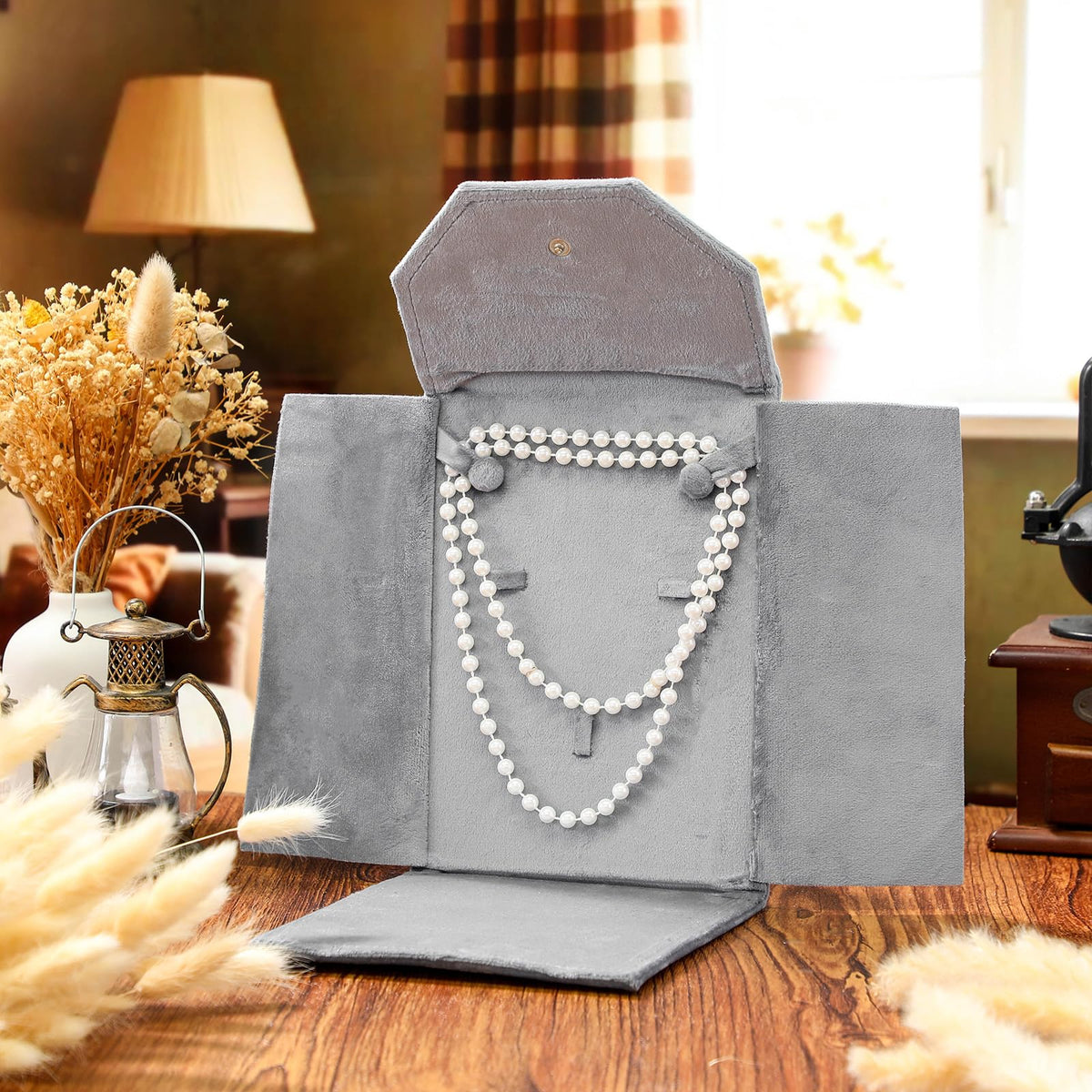 Kenning 6 Pcs Velvet Necklace Display Folder Travel Jewelry Case, Gray – close-up detail in Gray