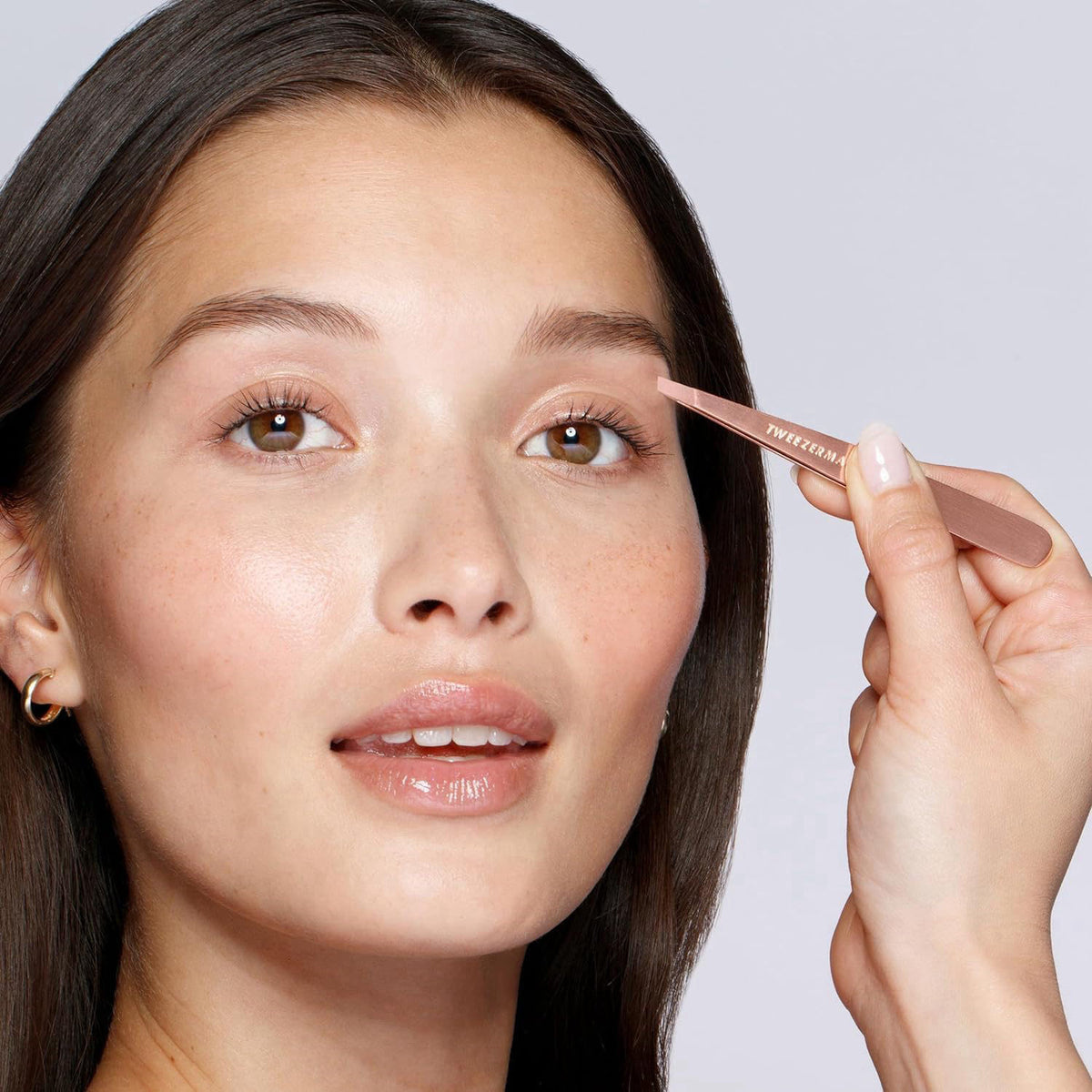 Tweezerman Petite Tweeze Set for Eyebrows with Travel Case Rose Gold – back view and specifications
