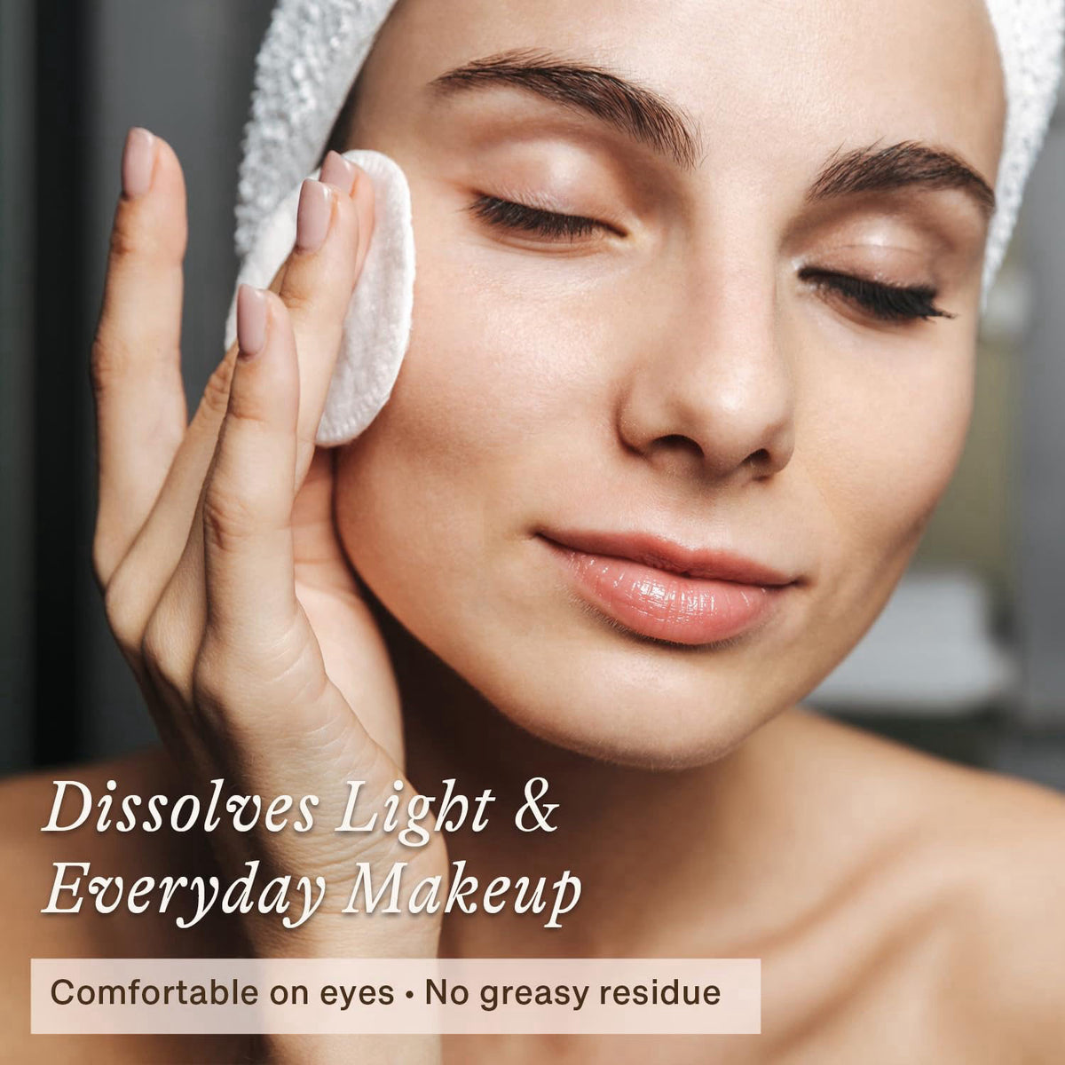 Beauty by Earth Makeup Remover - USA Made with Natural & Organic Ingredients Face and Eye – close-up detail