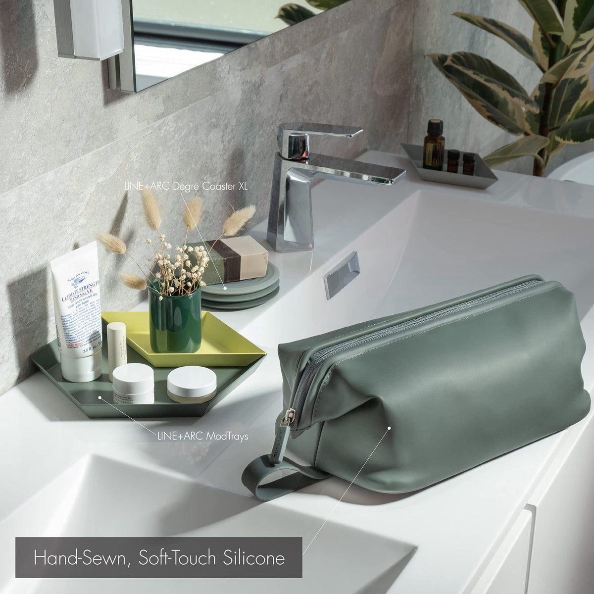 LINE+ARC Easy-to-Clean Silicone Dopp Kit & Toiletry Bag, Forest (3.5L) – close-up detail in Forest