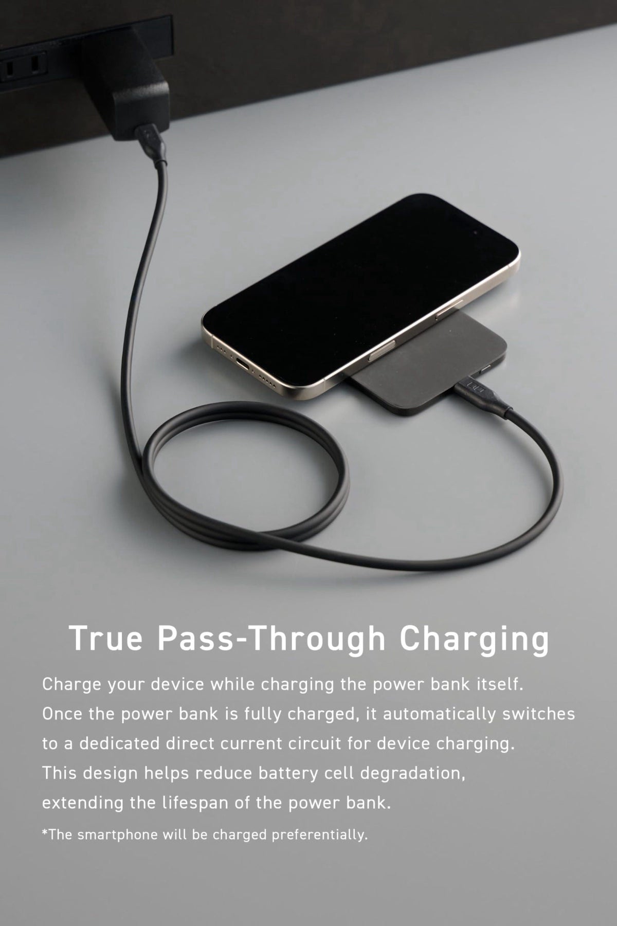 CIO SMARTCOBY ULTRA SLIM 3K 3000mAh Wireless MagSafe Power Bank (Silver) – alternate angle