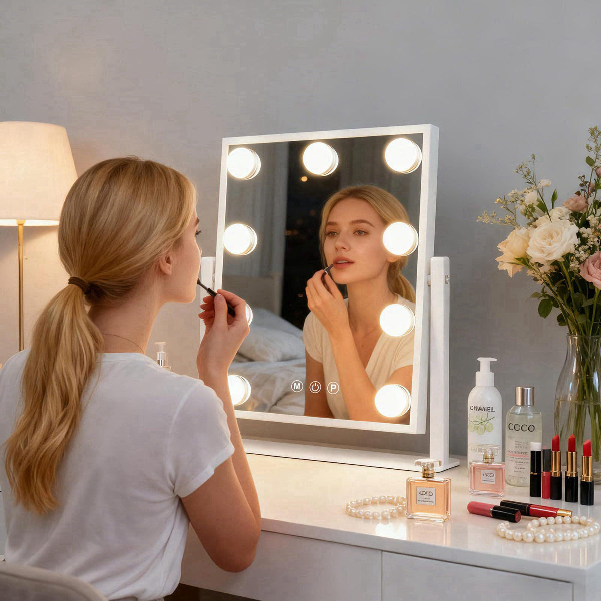 MEKKLEON – Makeup Mirrors on display