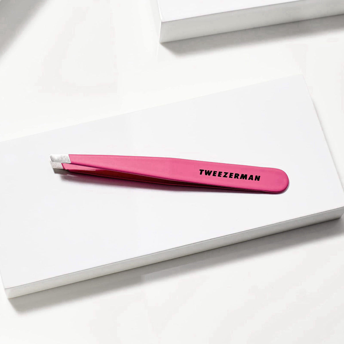 Tweezerman Slant Tweezer – Tweezerman Tweezers for Eyebrows Neon Pink – back view and specifications