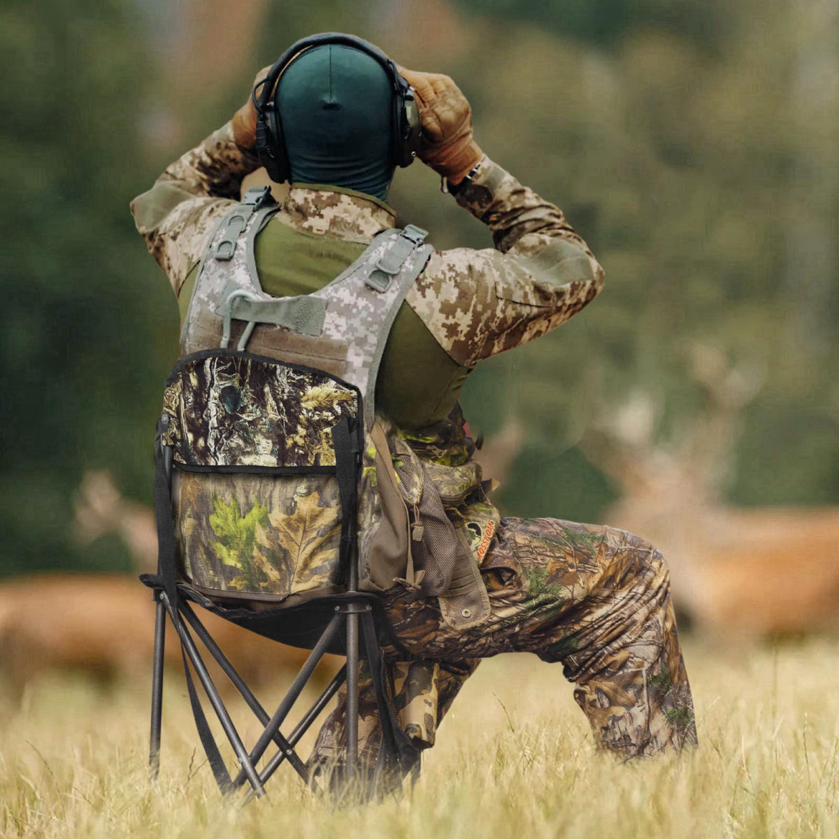 FLISSA Hunting Chair with Backrest, Folding Tripod Hunting Chair, Camo – close-up detail