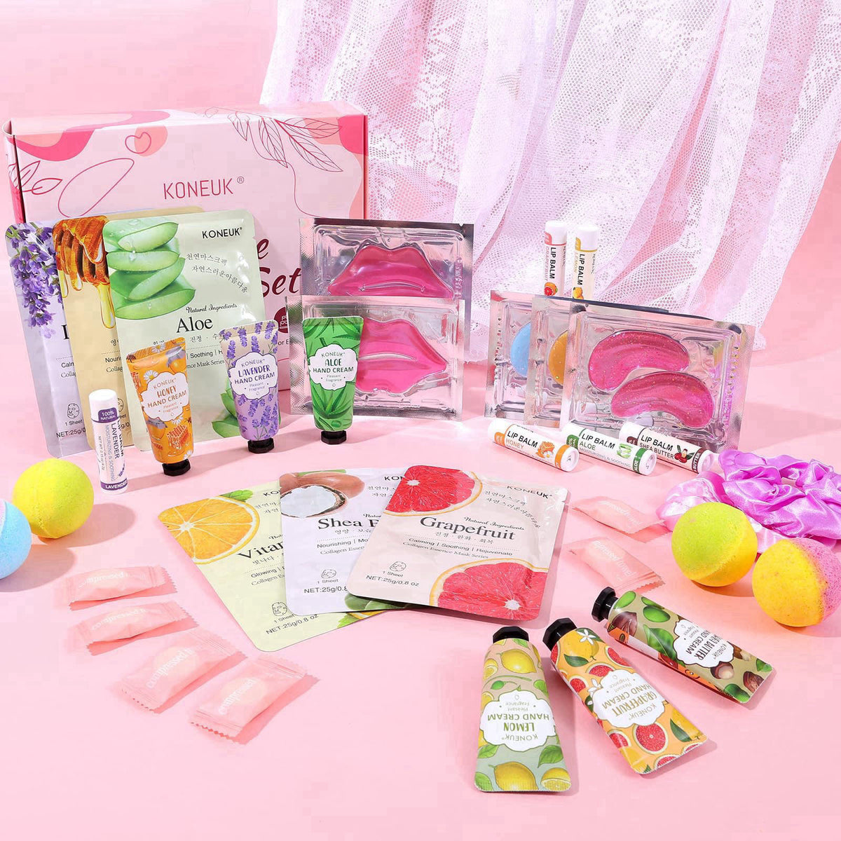 KONEUK – Masks on display