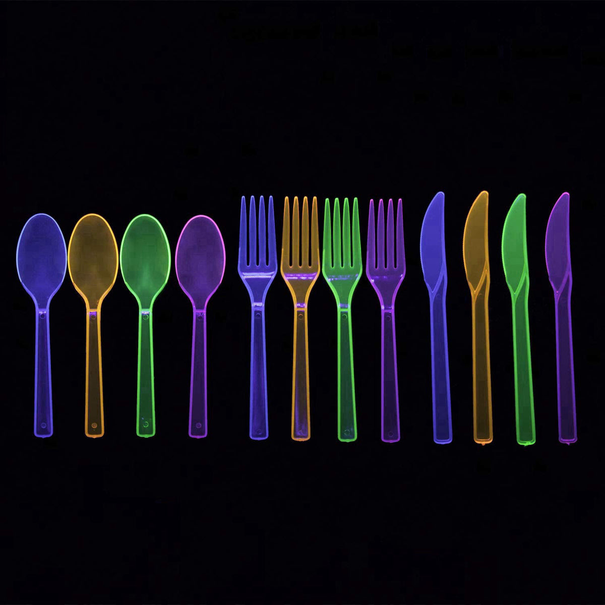 Party Essentials – Plates on display