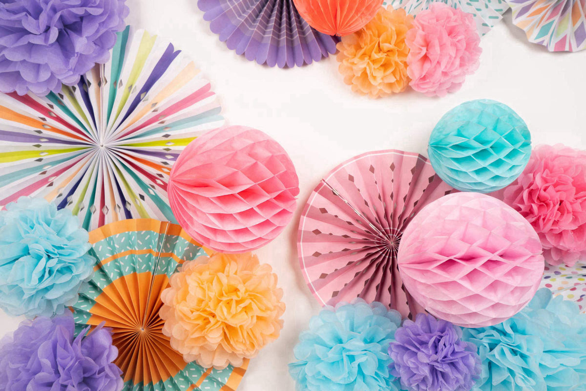 PapaKit 26-Piece Deluxe Multicolor Party Decoration Set – full view