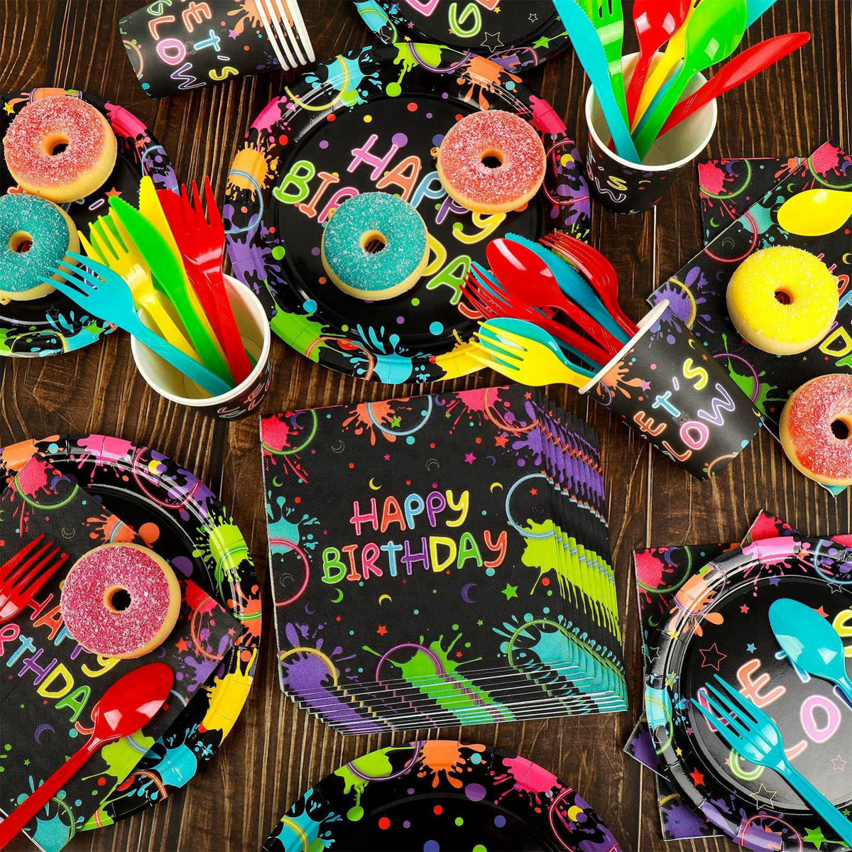 Clapzooki – Plates on display