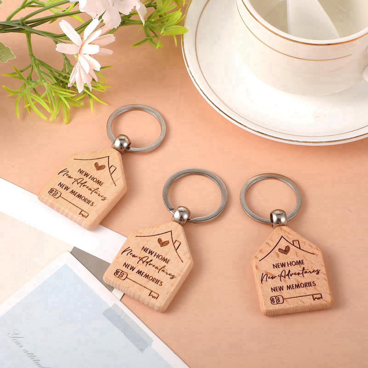 xozeooeu 60 Pcs Welcome Home Keychain Bulk, New Homeowner Gifts - Engraved Wooden House Shaped Keychains with Key Rings 