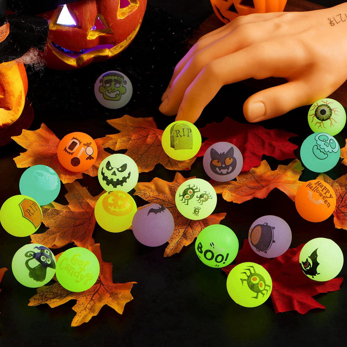 JOYIN – Multi-Item Party Favor Packs on display