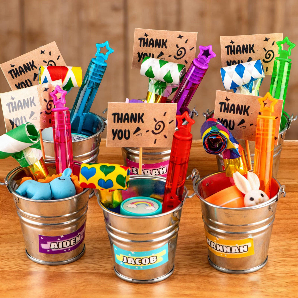 Baegzgx 200 Pcs Mini Bubble Wands,10 Colors Circle Party Favors for Kids Supplies in Gift Box,Goodie Bag Stuffers, Class