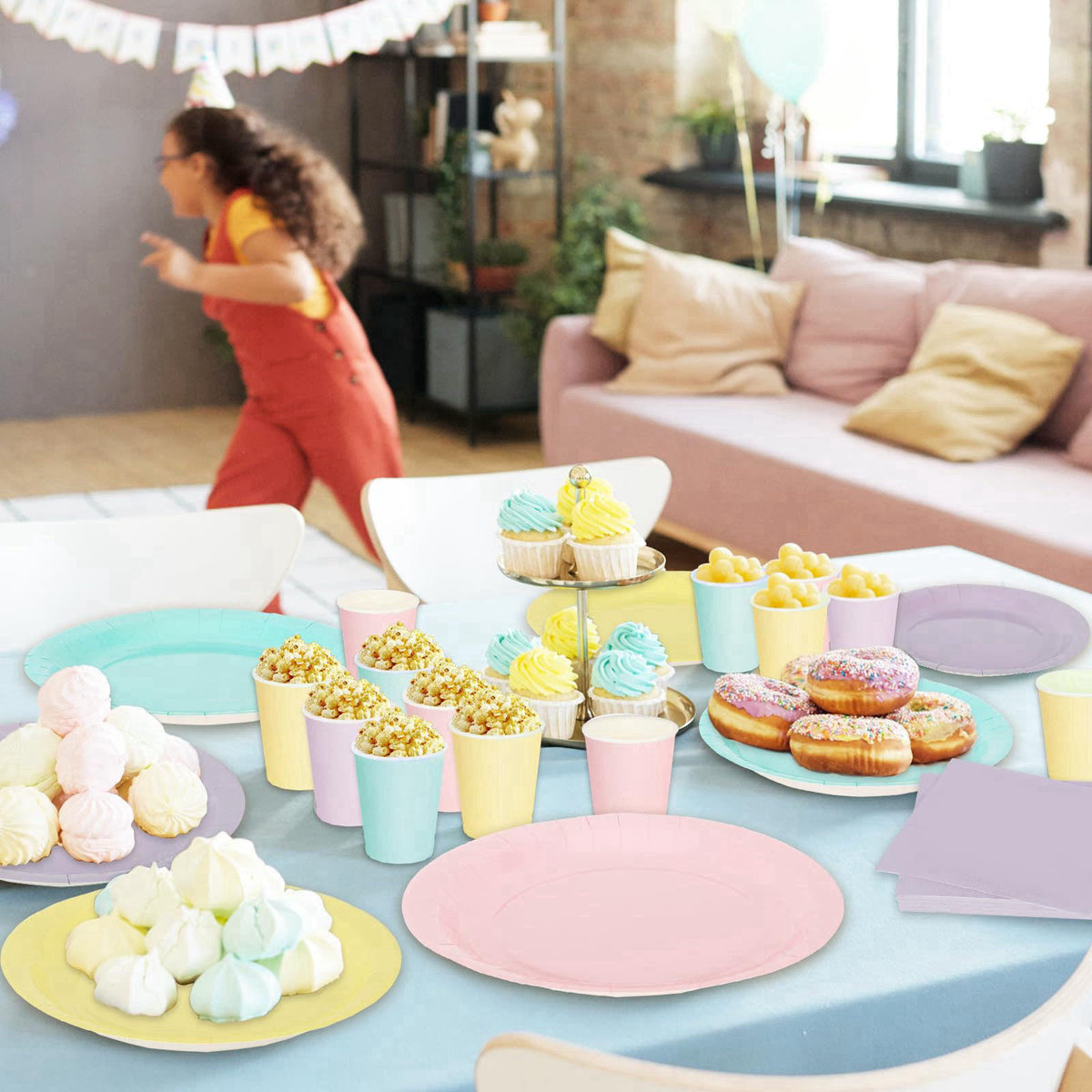 Whaline – Disposable Napkins on display